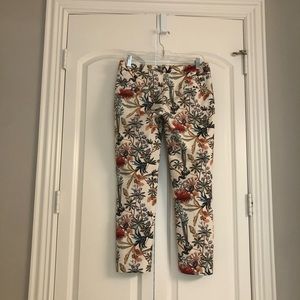 Zara Women. Floral patterned pants, belted.